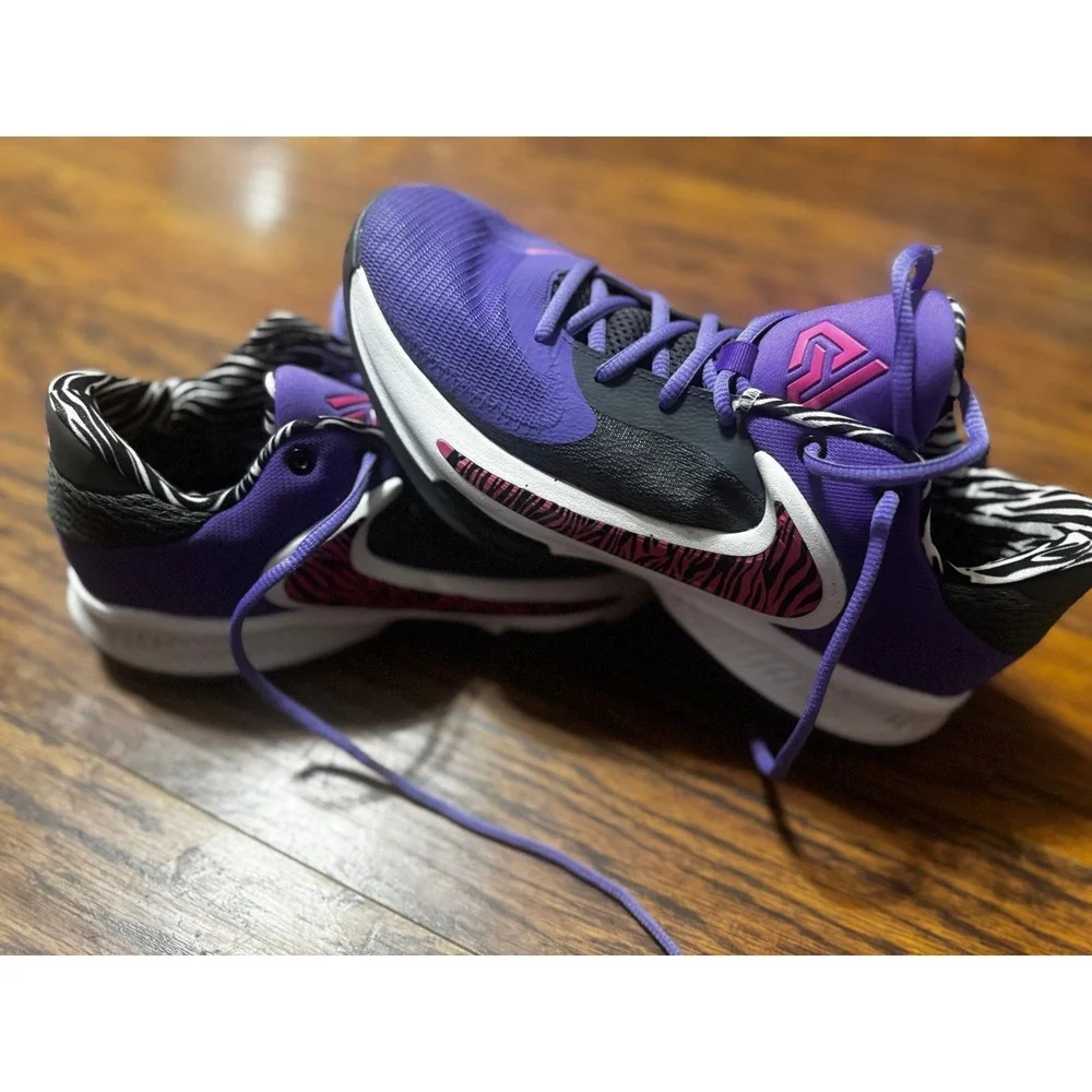 Nike Zoom Freak 4 Lightning Purple Black Pink DO9680-500 -‎ Size 8